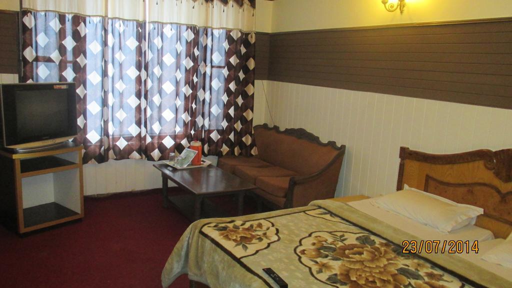 Hotel Bombay Palace Далхаузі Номер фото